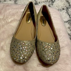 Gold flats with crystals